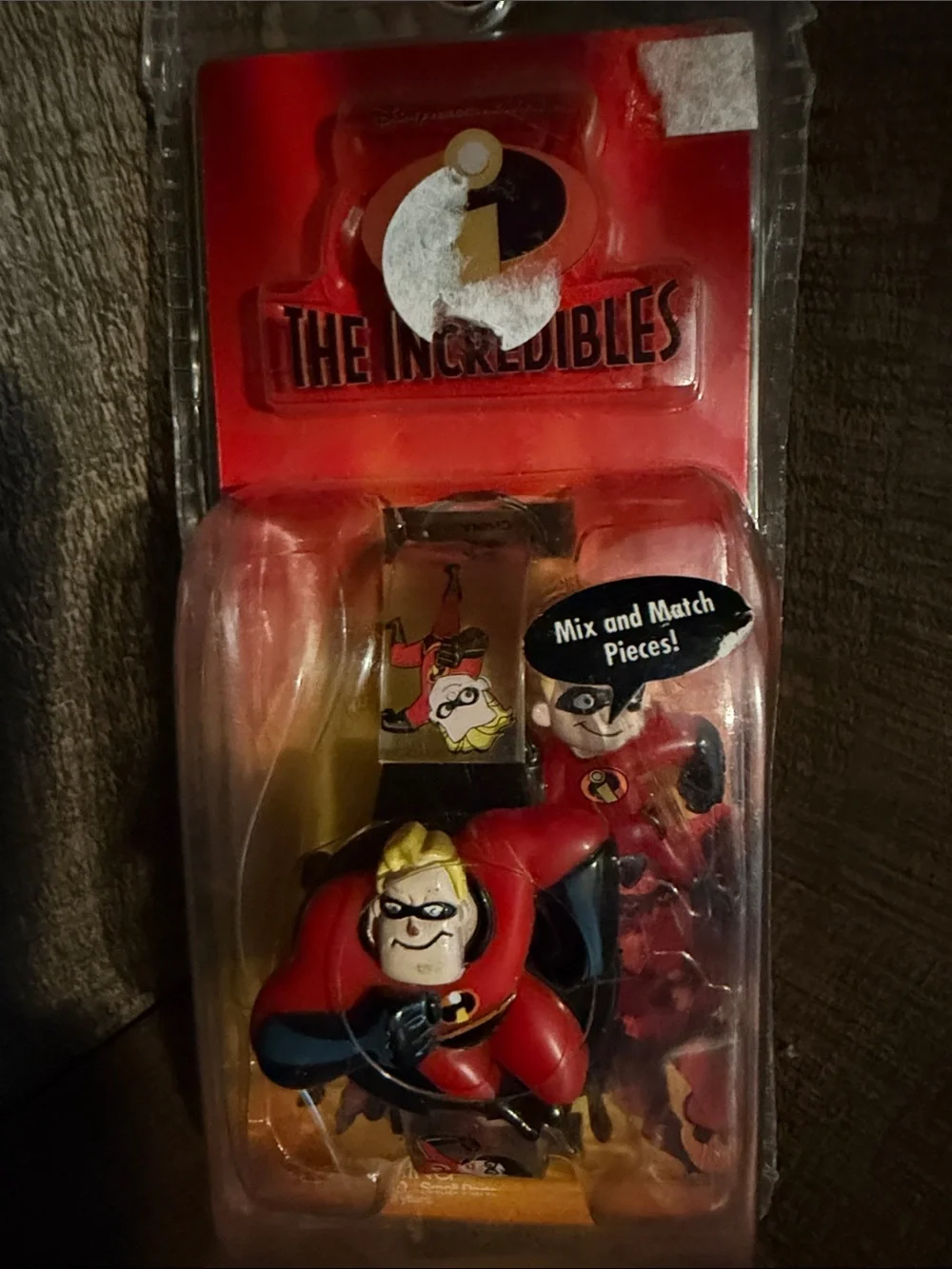 New in Box DISNEY PIXAR The INCREDIBLES Watch with interactive pieces- sealed